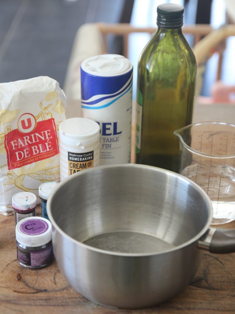 Pâte à modeler maison à la crème de tartre {DIY} Payette Family